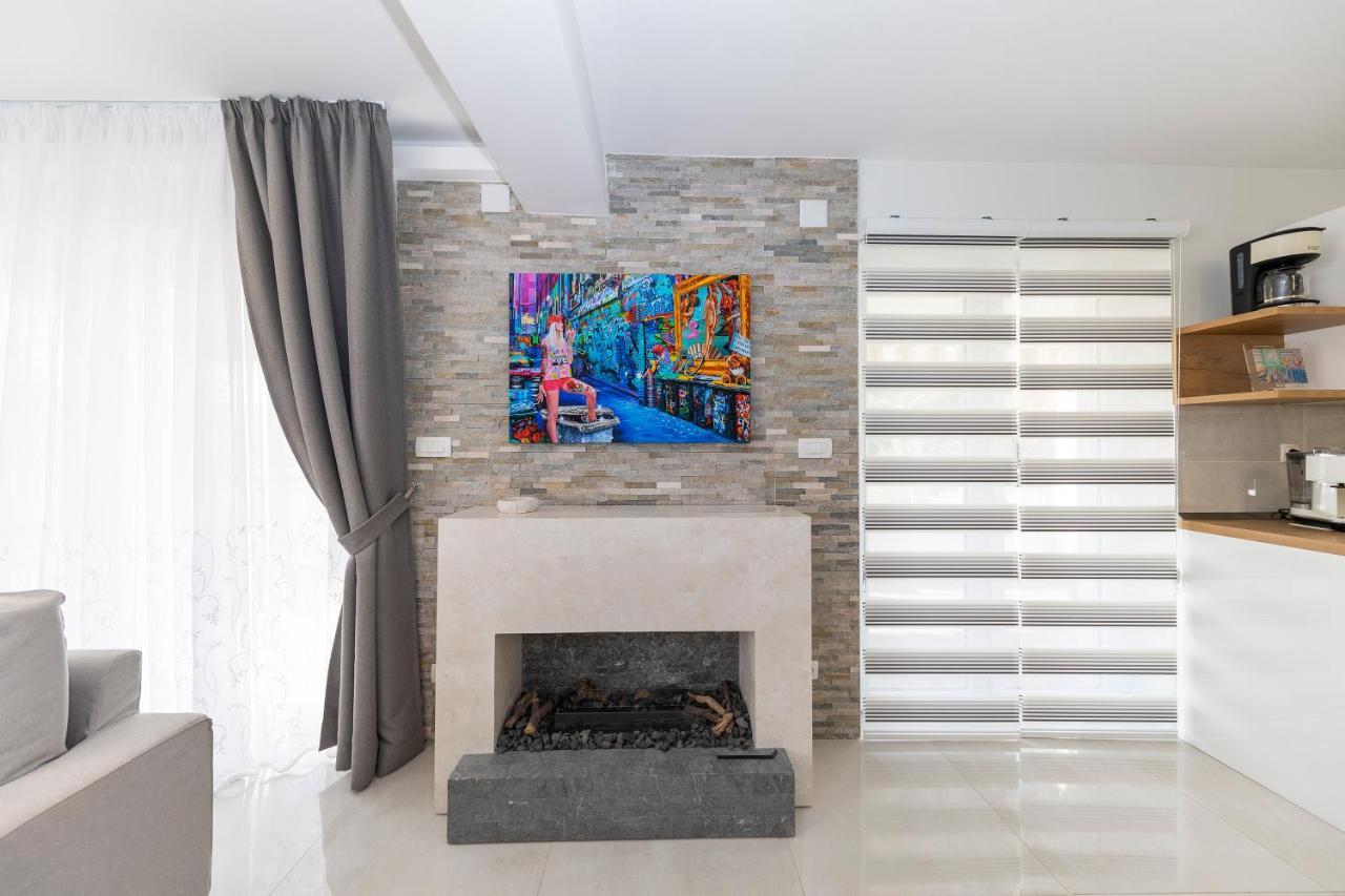 Joy 1 Apartment Новалья Экстерьер фото